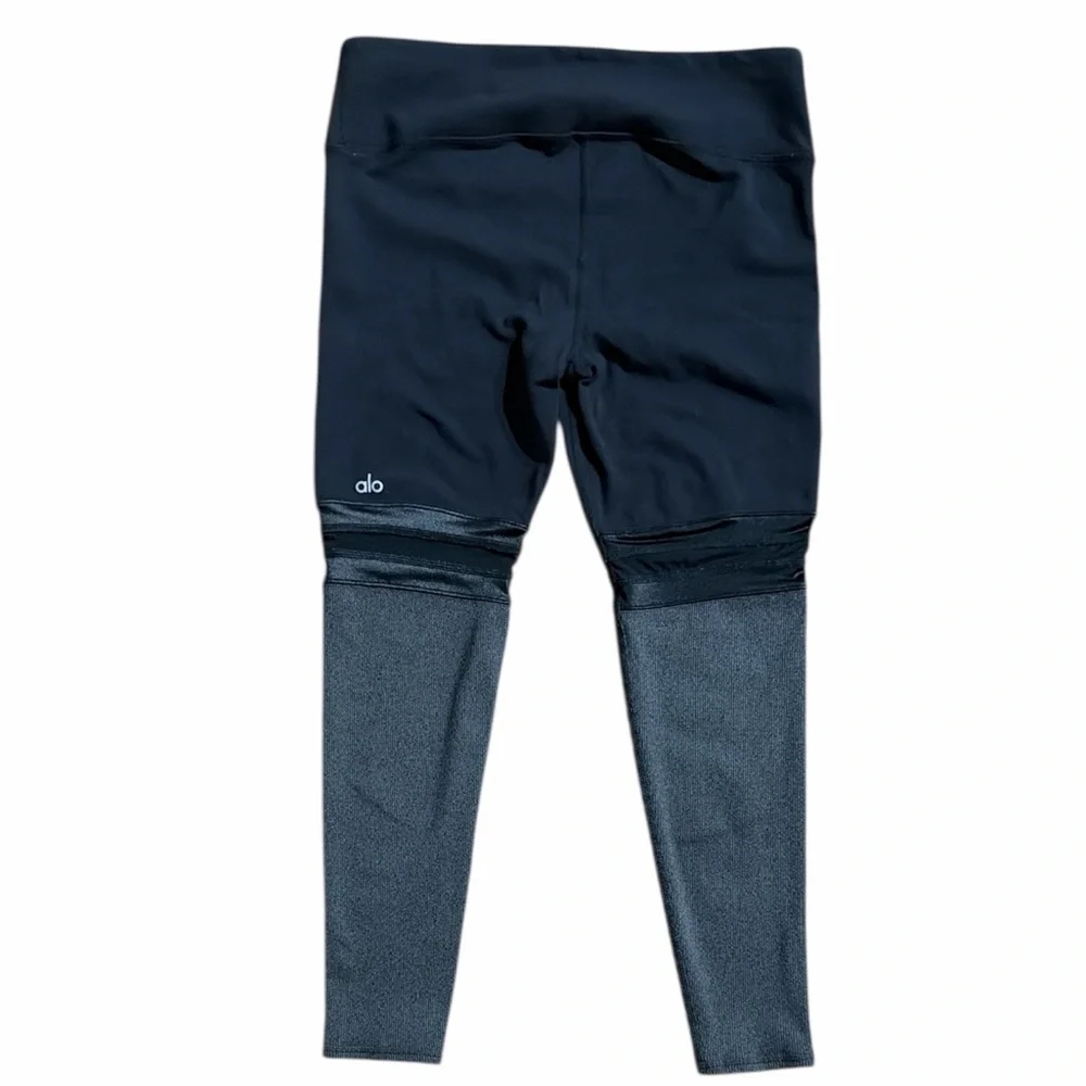 ALO Yoga Women Medium Black Cropped Fabric Block Leggings‎